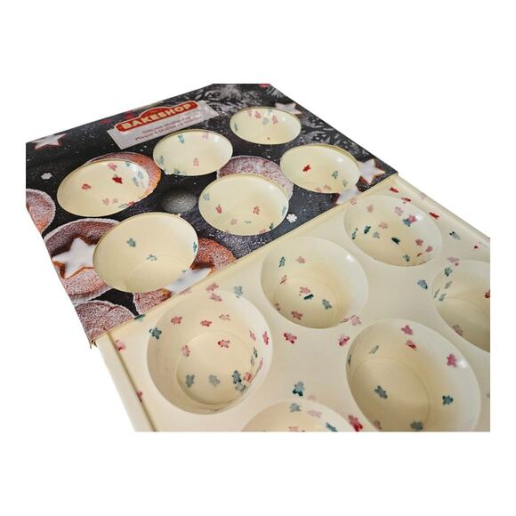 NEW Bakeshop by Masterclass Christmas Silicone Cupcake Pan Mold in Creamy White - Picture 2 of 5